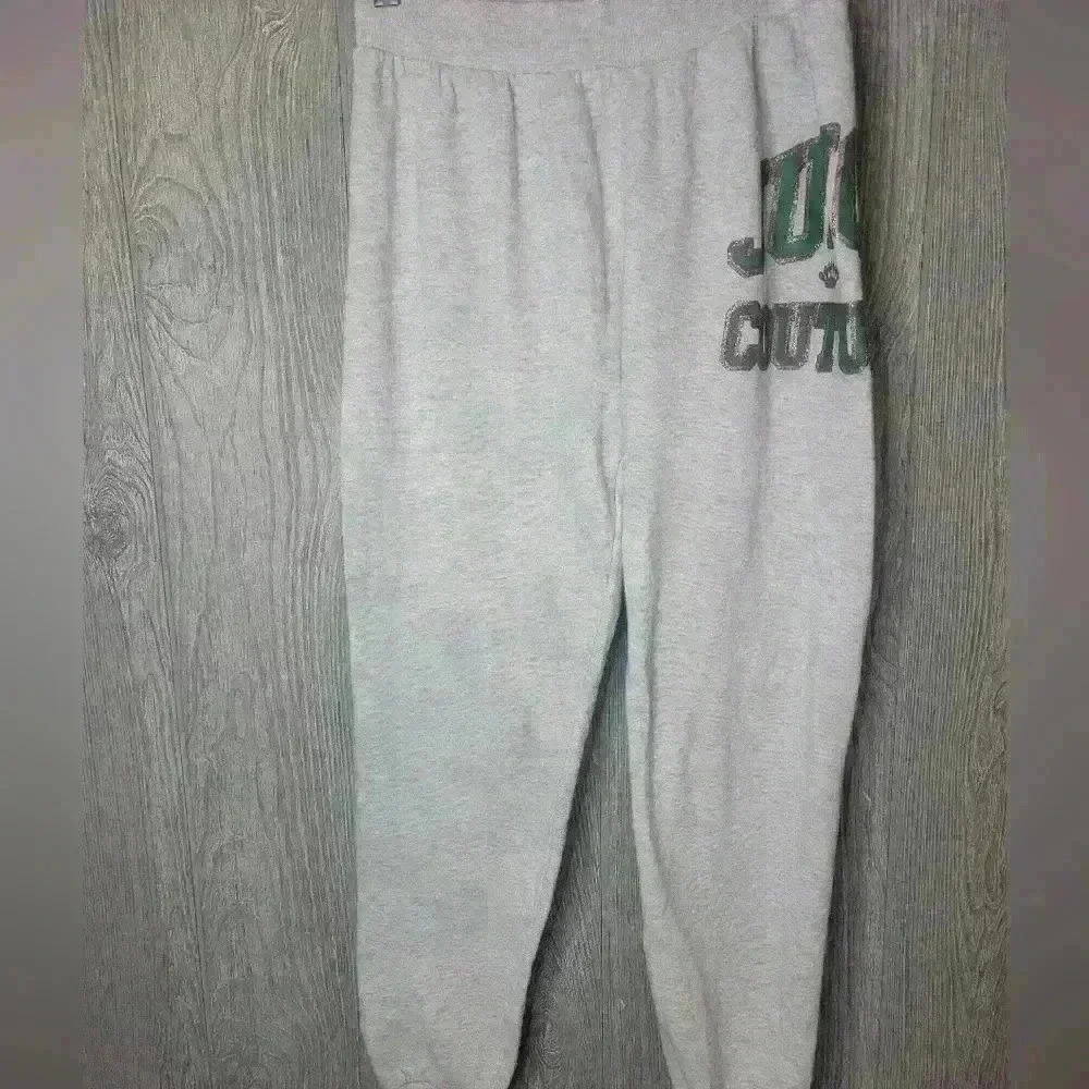 Juicy Couture girls sweat pants. Some wash wear size XL (16).
